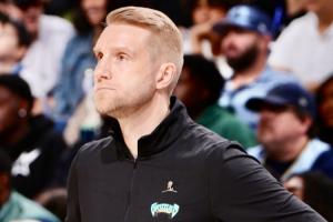 开云官网-詹金斯下课！灰熊官方：伊萨洛担任临时主帅 执教本赛季剩余比赛