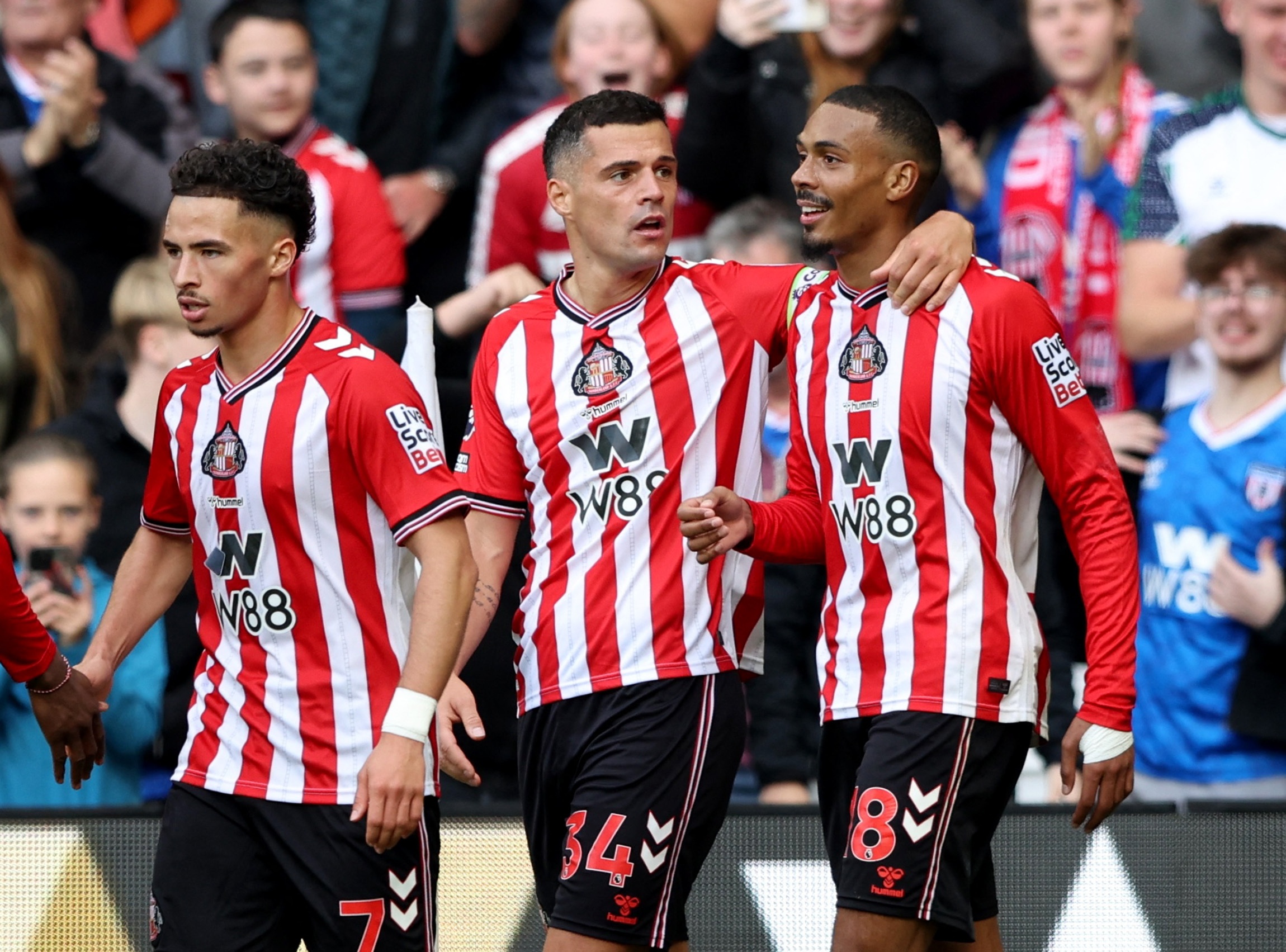 开云下载-五大联赛仍有7队主场不败：巴萨、尤文在列，桑德兰成英超独苗